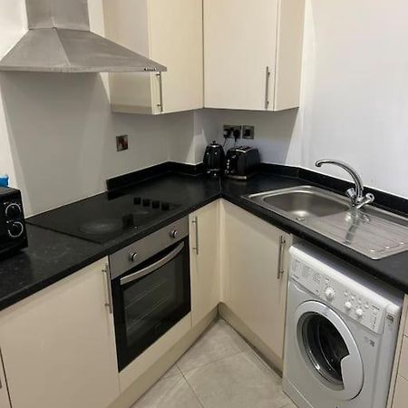 Modern 1 Bed Apartment In Salford Manchester Eksteriør bilde